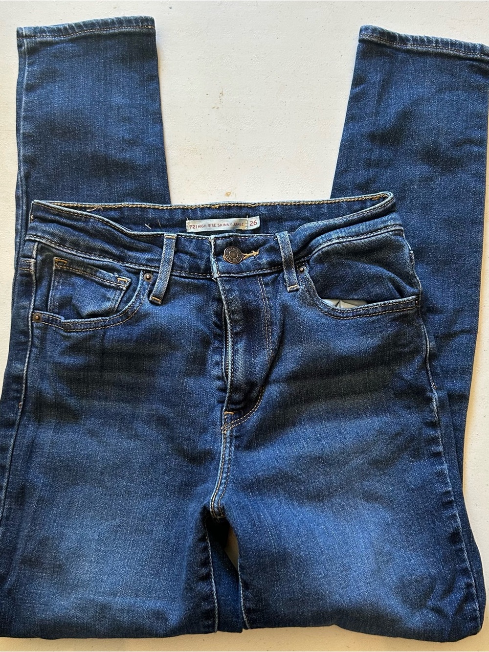 Levi’s 721 High Rise Skinny Ankle Jeans in size 26.